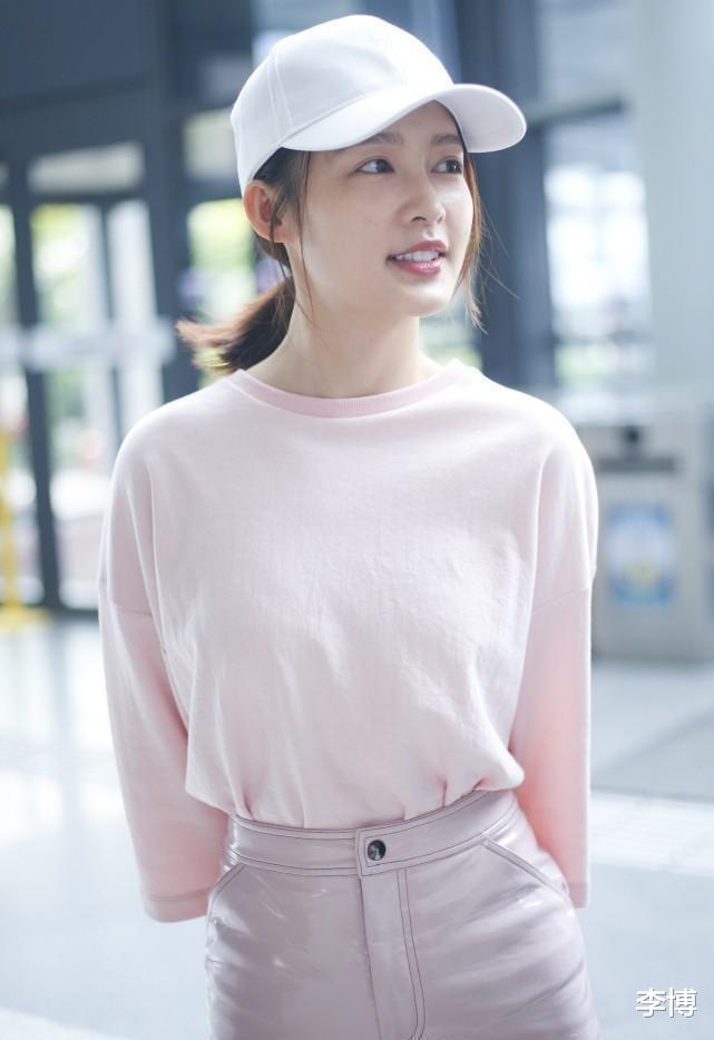 李沁|李沁的脸蛋美的让人挑不出毛病,素颜太美了