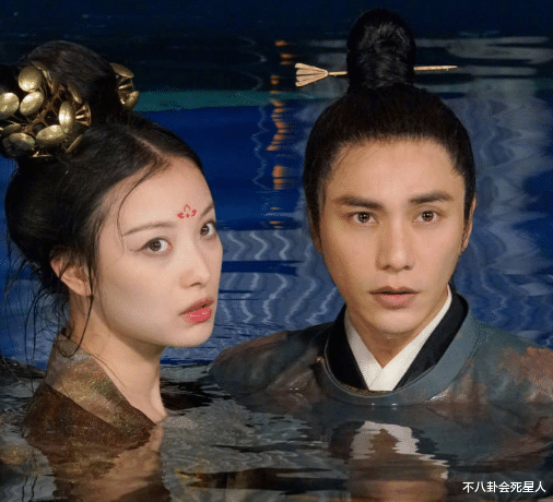 薛佳凝|薛佳凝“硅胶脸”演高中生，陈好发福变大妈，《粉红女郎》也老了