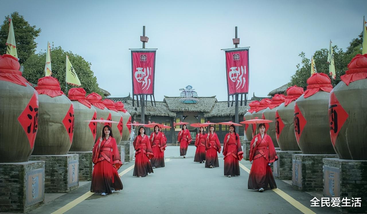 重庆4款白酒,从风靡一时到无人问津,重庆人:风头被抢了