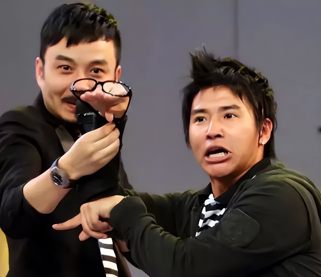 欧弟|欧弟和郑云灿离婚1年后，他直播带货养女儿，她却勾搭上了小鲜肉