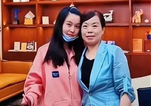 |聊天记录暗示偷换!田静的贡献比所有主播都大,她的位置无法取代