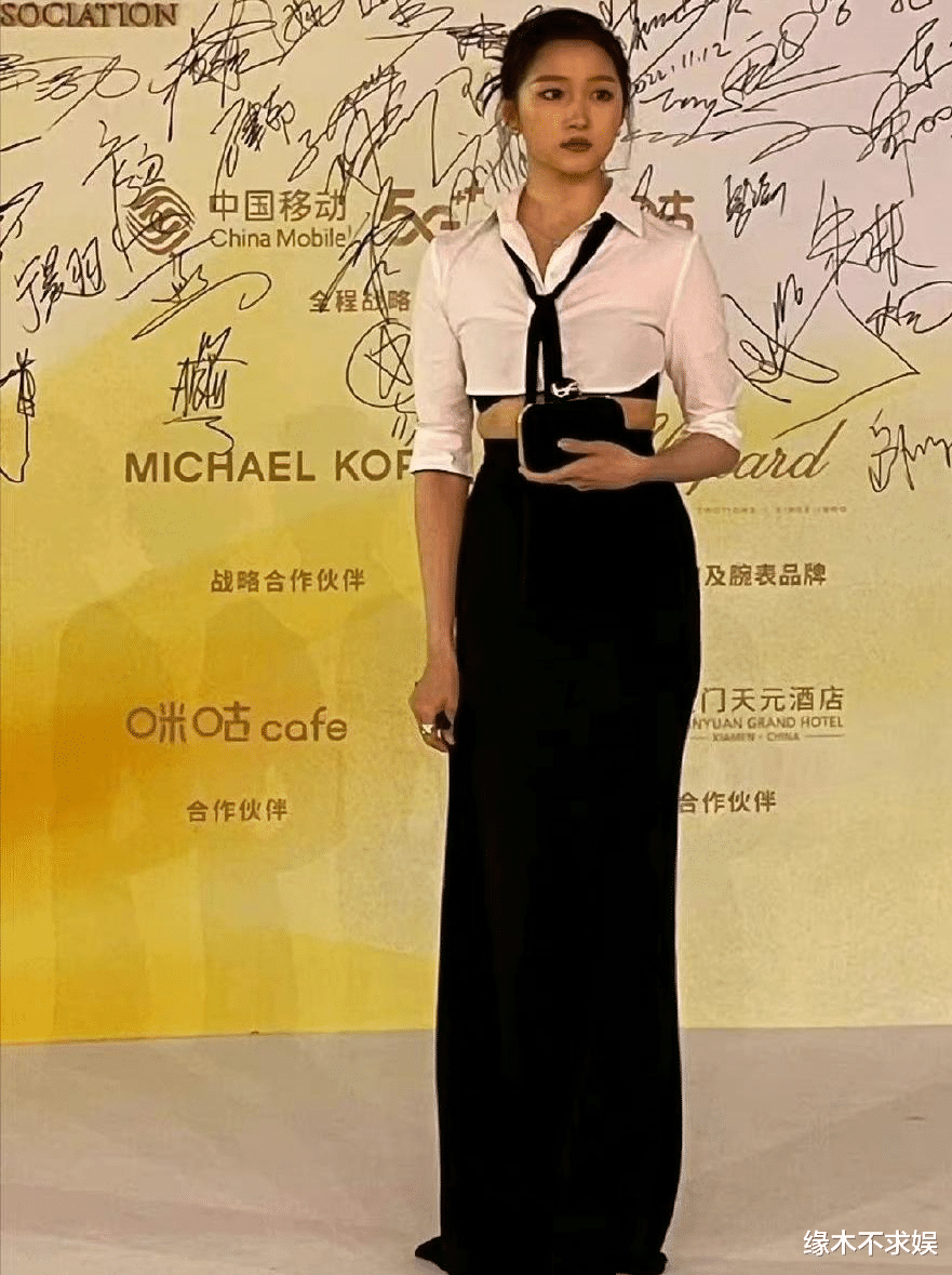 金鸡奖|金鸡奖众星生图:倪妮万茜老气,孙怡胖出双下巴,关晓彤赘肉明显