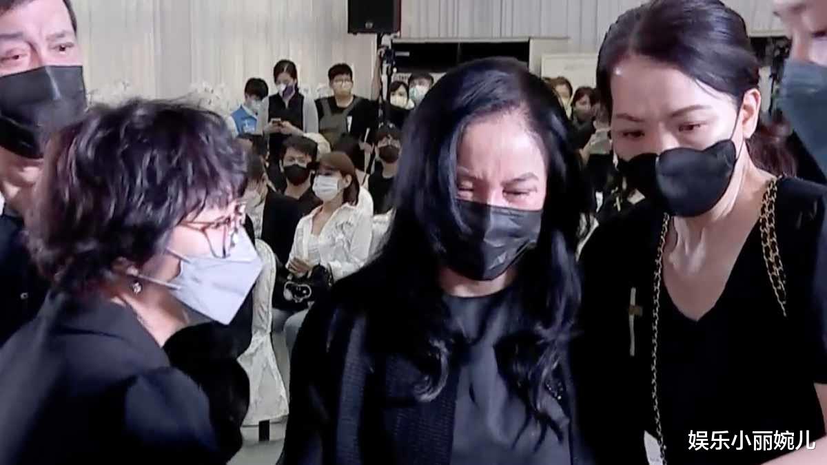 余天瞻仰余苑绮遗容痛哭,李亚萍瘫软被扶了出来