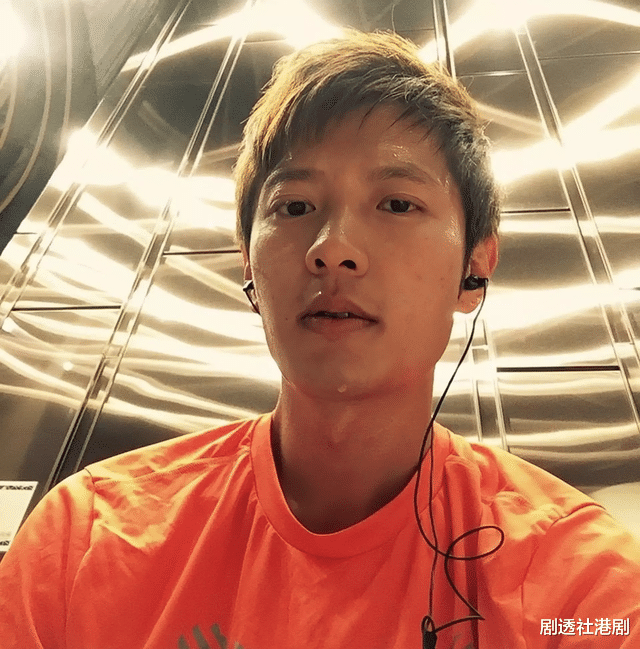 TVB|TVB知名帅气男神,入行17年还在提名飞跃进步奖,网友直呼尴尬