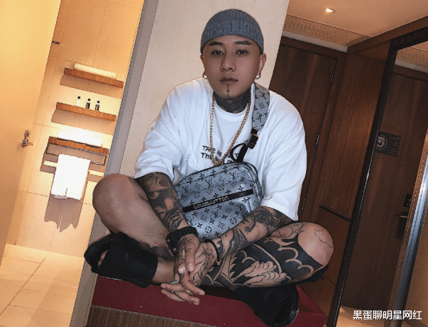 带货|受舆论影响，网红老方丈暂停带货，回归娱乐直播，矛头指向辛巴