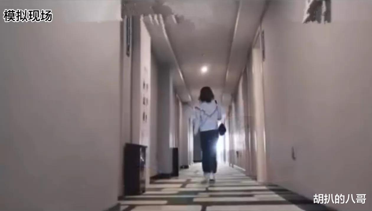 七旬老汉与情人在床上被儿子撞见,儿子拳打美女致其骨折