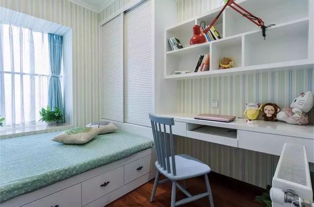 小户型这样装榻榻米+书桌柜，次卧多出10㎡，一房顶三房用！