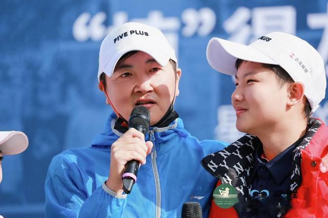 孙楠|孙楠的儿子近照,孙楠:闲的是情,静的是心!买红妹52岁依旧单身