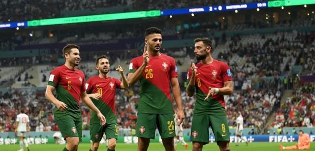 世界杯8强出炉：超级黑马+7大豪门，西班牙爆大冷，葡萄牙6-1瑞士
