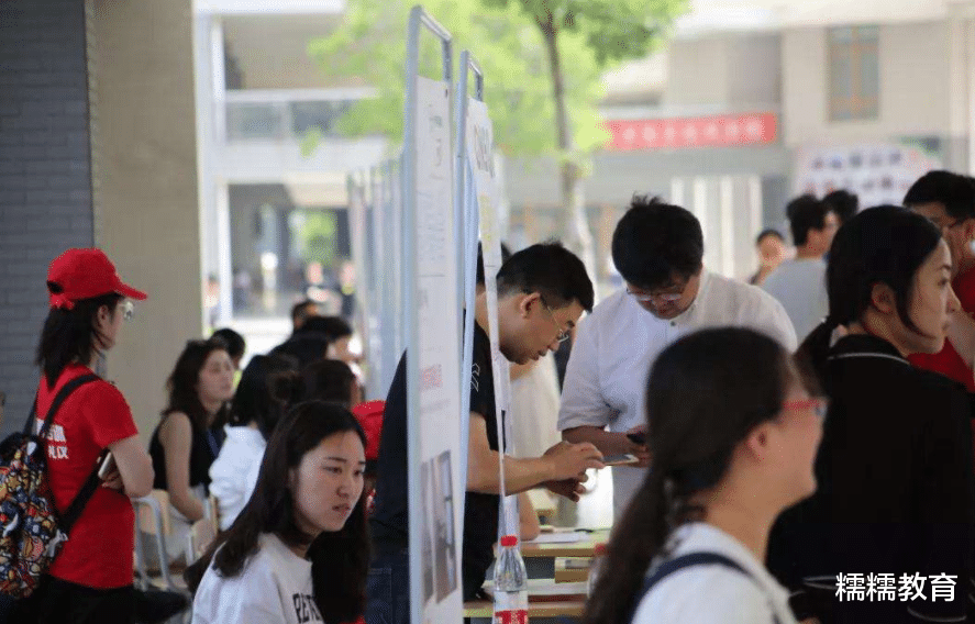 |应届生在人才市场屈指可数？“怪现象”存在，不是他们找到了工作