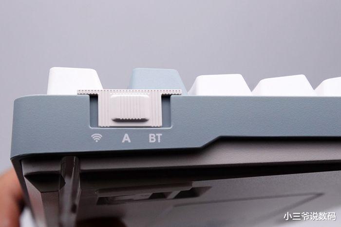 达尔优|达尔优A98机械键盘:三模连接、自研天空轴