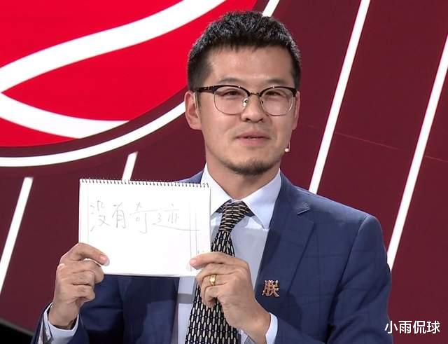詹姆斯·哈登|哈登与西蒙斯互换东家，哪支球队更赚？杨毅跟苏群给出截然不同的看法