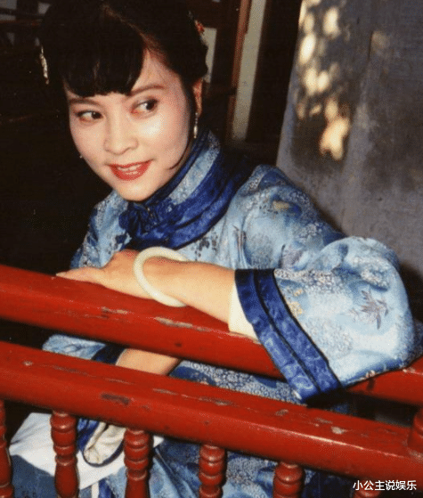 冯远征|1993年梁丹妮笑着出嫁，与冯远征27年丁克婚姻，如今笑不出来