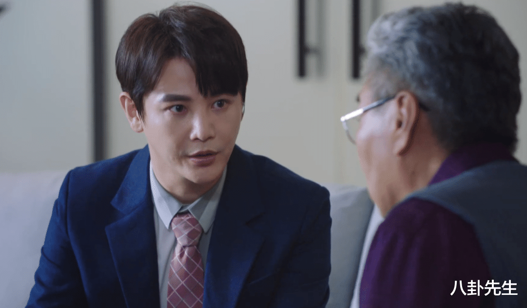 高马尾 男演员的浓妆让人出戏：有人脸比脖子白，有人画红唇演侠客
