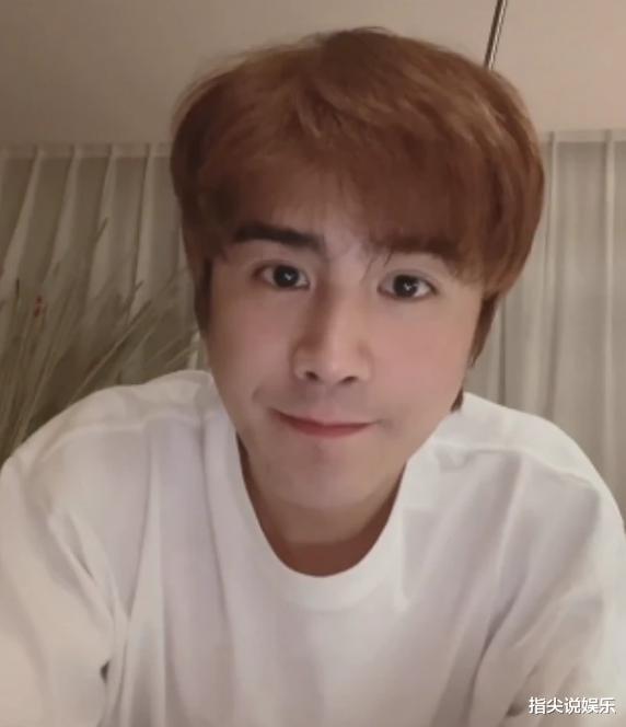 迪丽热巴|姜潮半夜吃宵夜,偷拍熟睡妻子素颜照,网友:颜值不输迪丽热巴