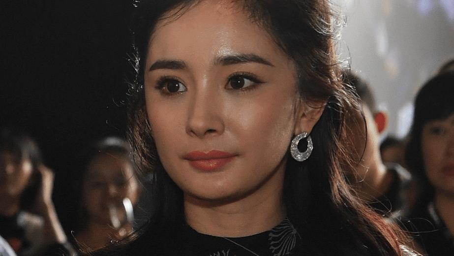 明星 浮粉、长痘、整容痕迹，明星未修图里的脸，让我看到了人间真实