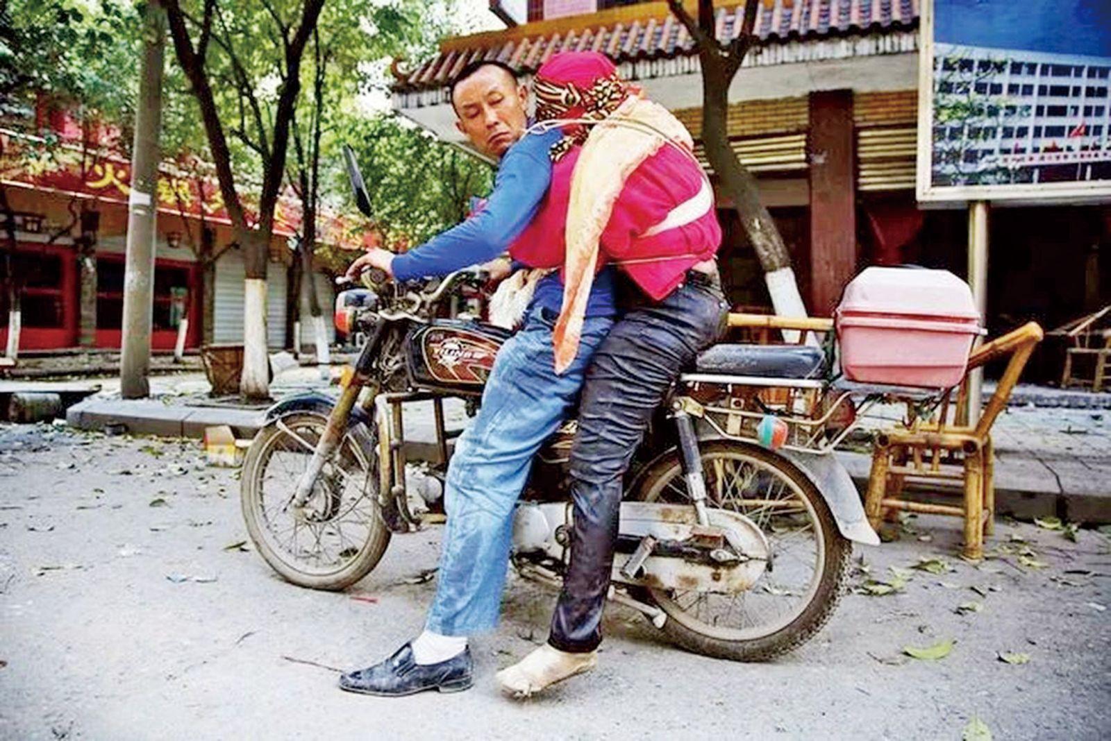 孙怡|2008年，背亡妻回家的好男人，半年后却闪婚女网友，如今他怎样了