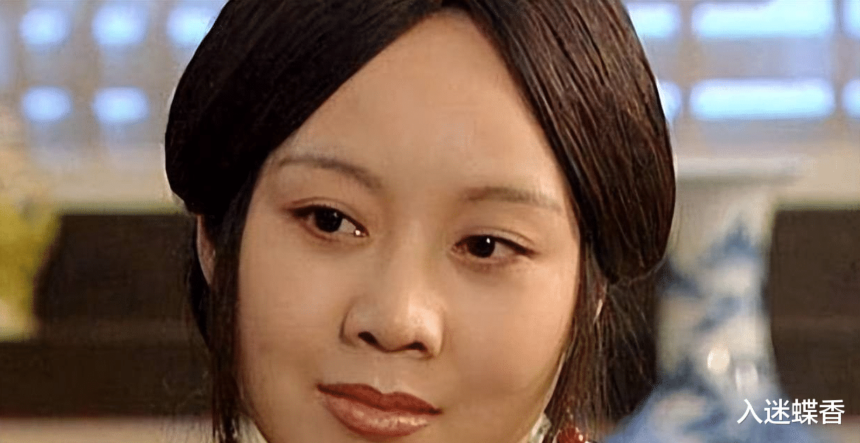 闫妮|41岁的闫妮不再沉默，承认和赵本山的关系是谣传，难怪带着儿子一直单身