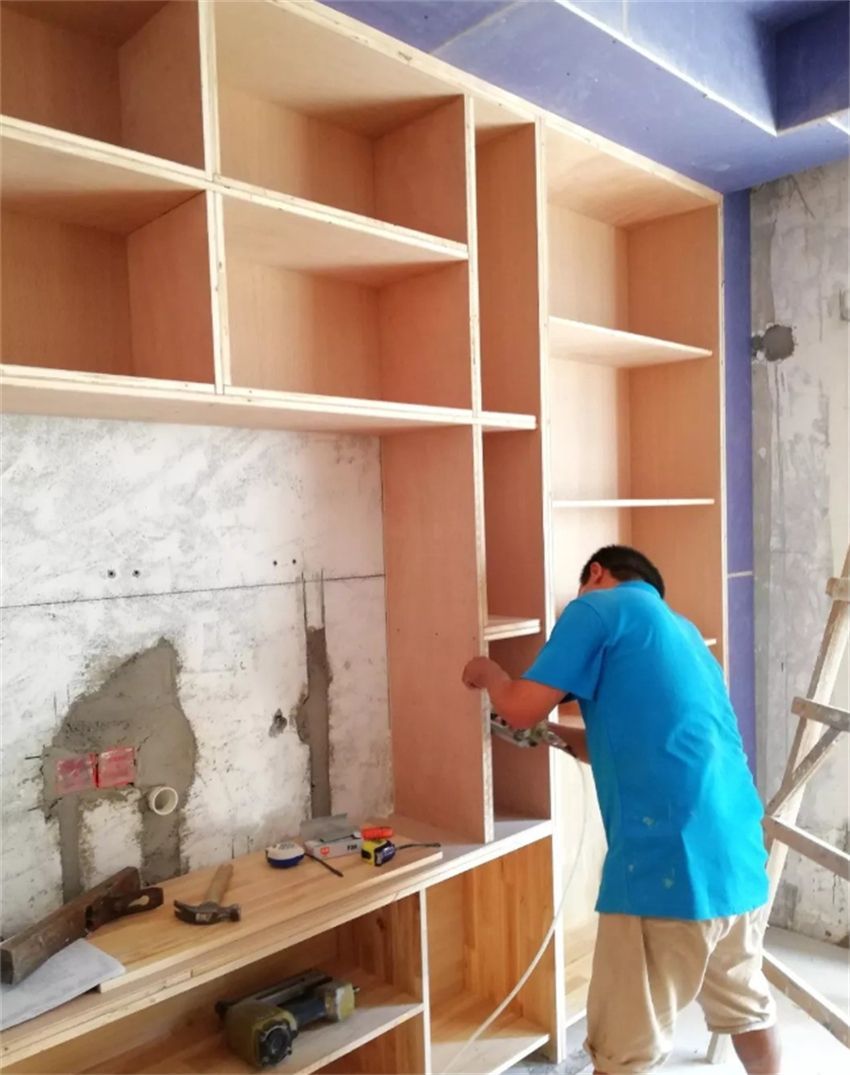 为什么现在多数人都选择定制衣柜,而不找木工打柜子?二者差在哪