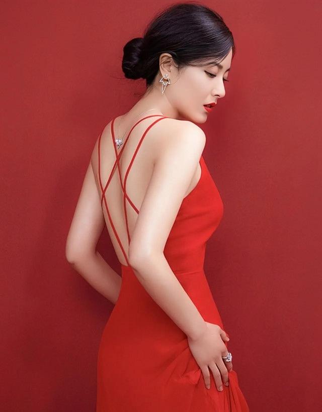 闫妮|闫妮 宋佳 余男:我们的四十岁不是豆腐渣,而是性感迷人的女人花