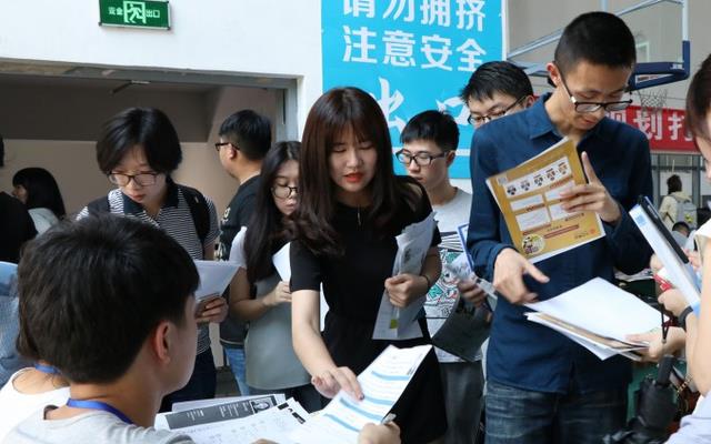 在线教育|“抱歉,三无学生我们不招”,用人单位这句话,让大学生接连碰壁