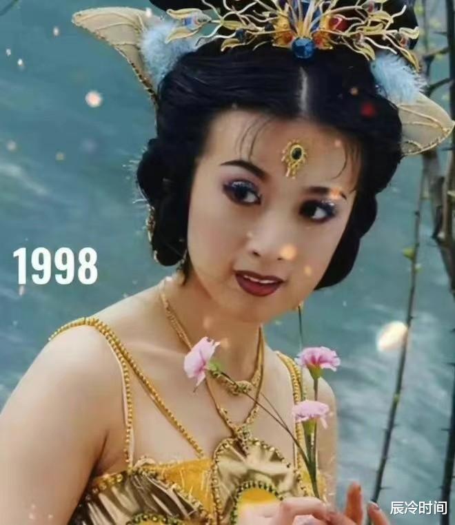 soul|47岁金巧巧户外跳舞好轻盈,皮肤白皙长腿瞩目,身姿优雅似少女