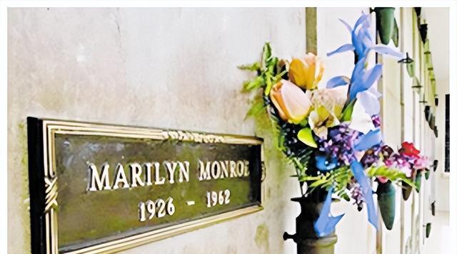 玛丽莲·梦露|1962年，殡仪师披露玛丽莲·梦露心酸细节：下葬前为她穿衣服