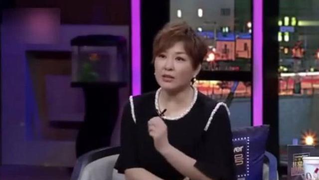 赵奕欢|赵奕欢:火辣身材上位,却自曝月薪5千,生活穷困买不起600元粉底