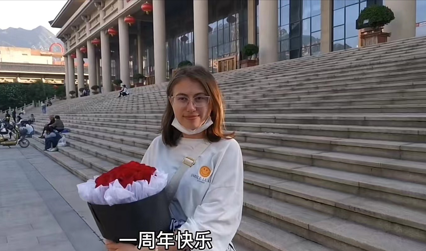 山西穷小伙娶小12岁乌克兰美女,带丈母娘一同回国,如今怎么样了?