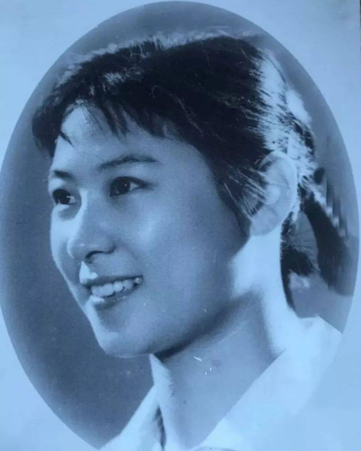 王馥荔|著名演员王馥荔:丈夫为娶她被开除,如今儿子成了夫妻俩的骄傲