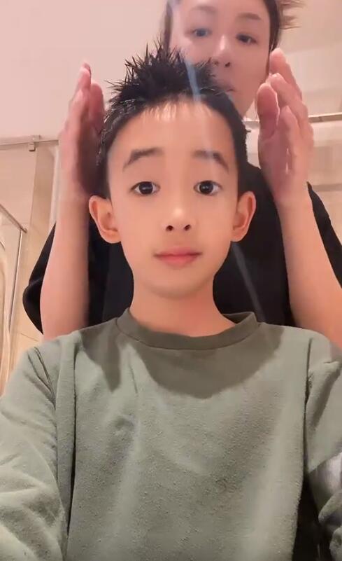 董璇|这10位星二代，长得太像他们的明星父母了！长大后直接刷脸接班？