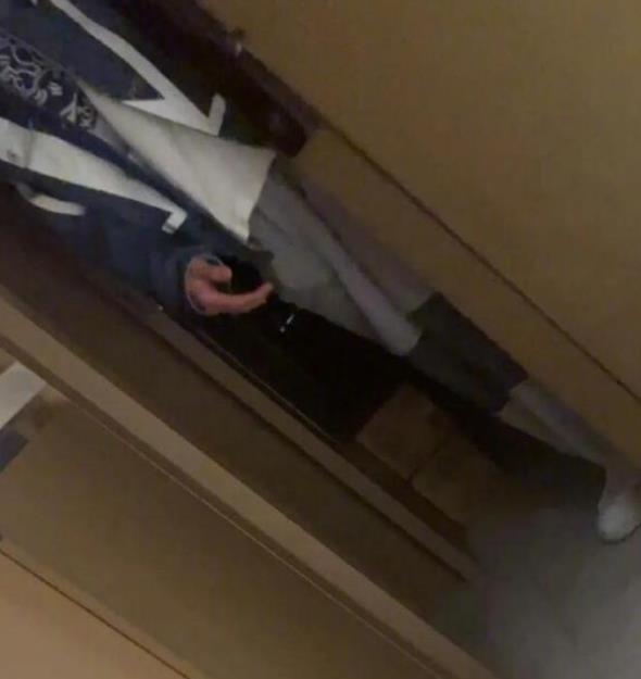 选秀|又一选秀男爱豆翻车！网曝与别人女友过夜，被正牌男友拍照实锤