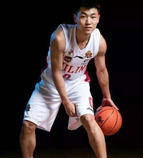广东男篮|徐长锁送辽篮惊喜，杨鸣再获19+9国手驰援，或彻底终结宏远王朝