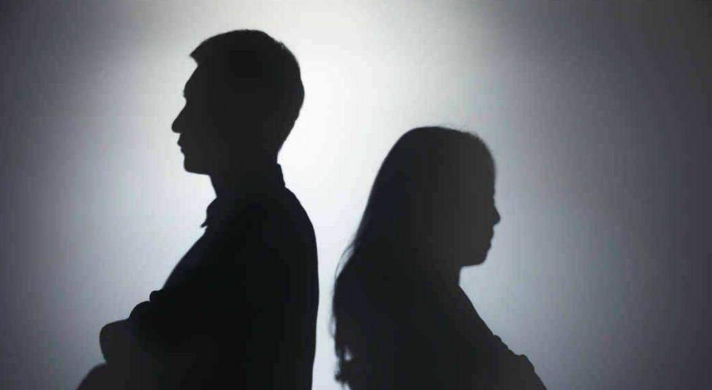 女子要求未婚夫预支30万彩礼为弟弟买房,不料未婚夫转头另娶他人