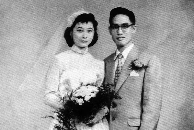 颖儿|余光中爱上14岁表妹,不顾父母反对娶回家,7年生5子,携手61年