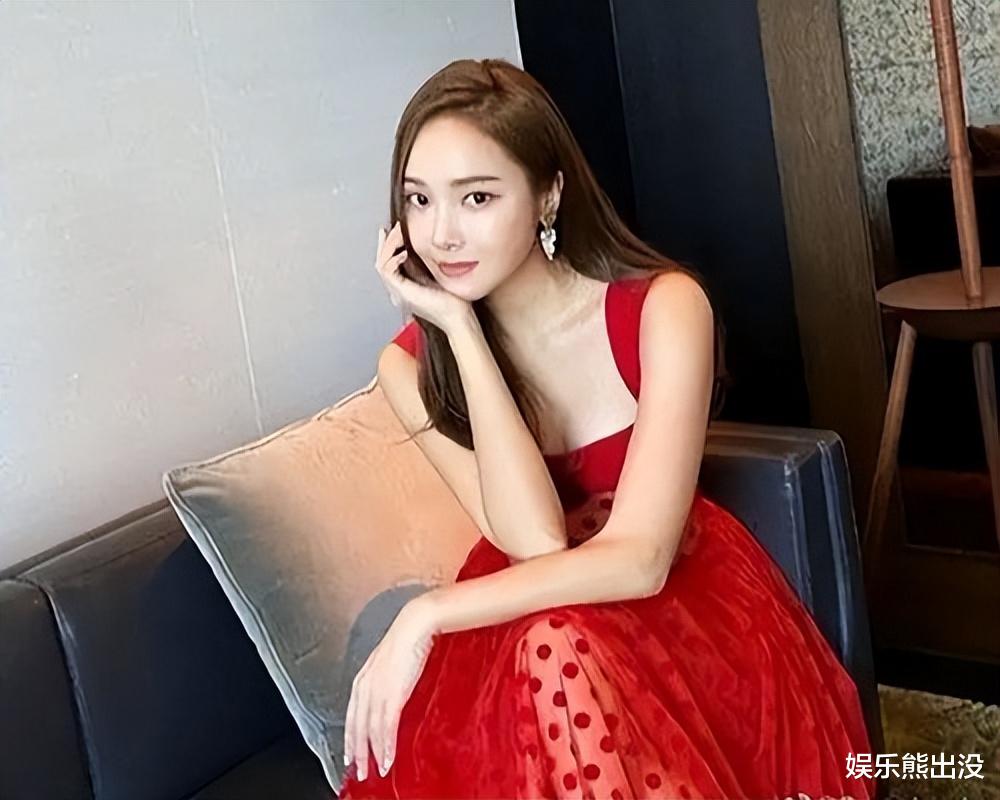 郑秀妍|郑秀妍的国籍成焦点，或引发“蝴蝶效应”，促使韩星集体卡BUG！