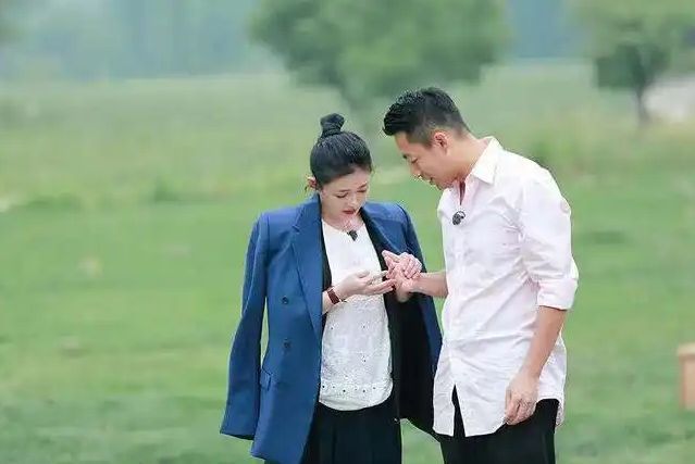 张颖颖|张颖颖同学再爆料，汪小菲为她妈妈购买豪车，闺蜜也傍上了大款