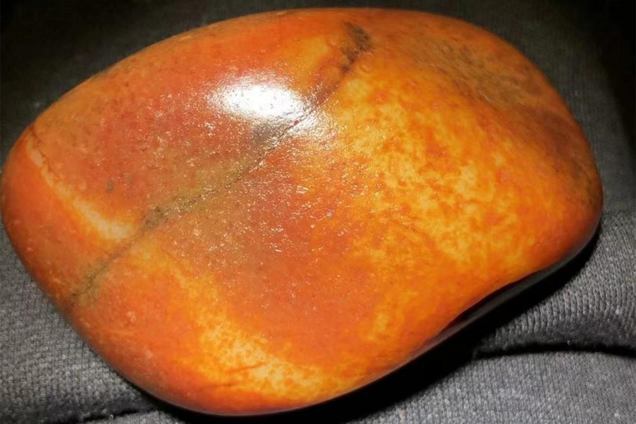 翡翠|和田玉籽料价格还会上涨吗?翡翠都涨了上千倍了,籽料才涨了多少