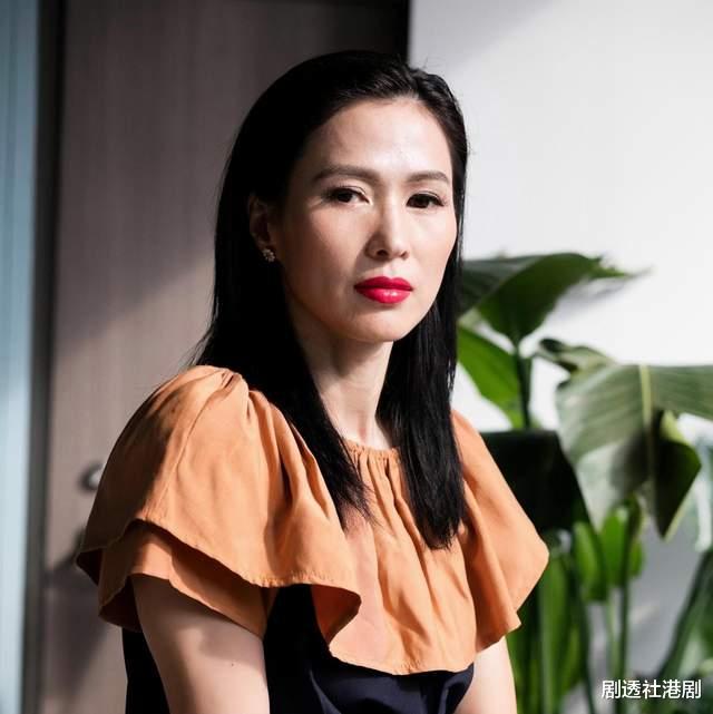 小姐姐|香港知名女星左眼出问题！无法聚焦变斜眼，未婚独居自觉可怜