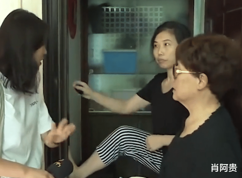77岁老太住小女儿家32年,却想霸占房子给二女儿,小女儿:滚出去