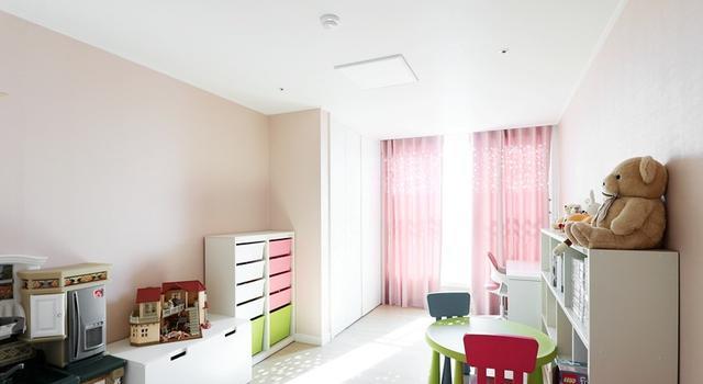 我想有个温暖的家,不求富贵、房子多大,像这家这样简单幸福就好