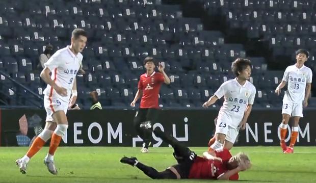 泰山队|长途奔袭+穿裆过人！泰山队两大新星闪光，0-5也能看出他们进步