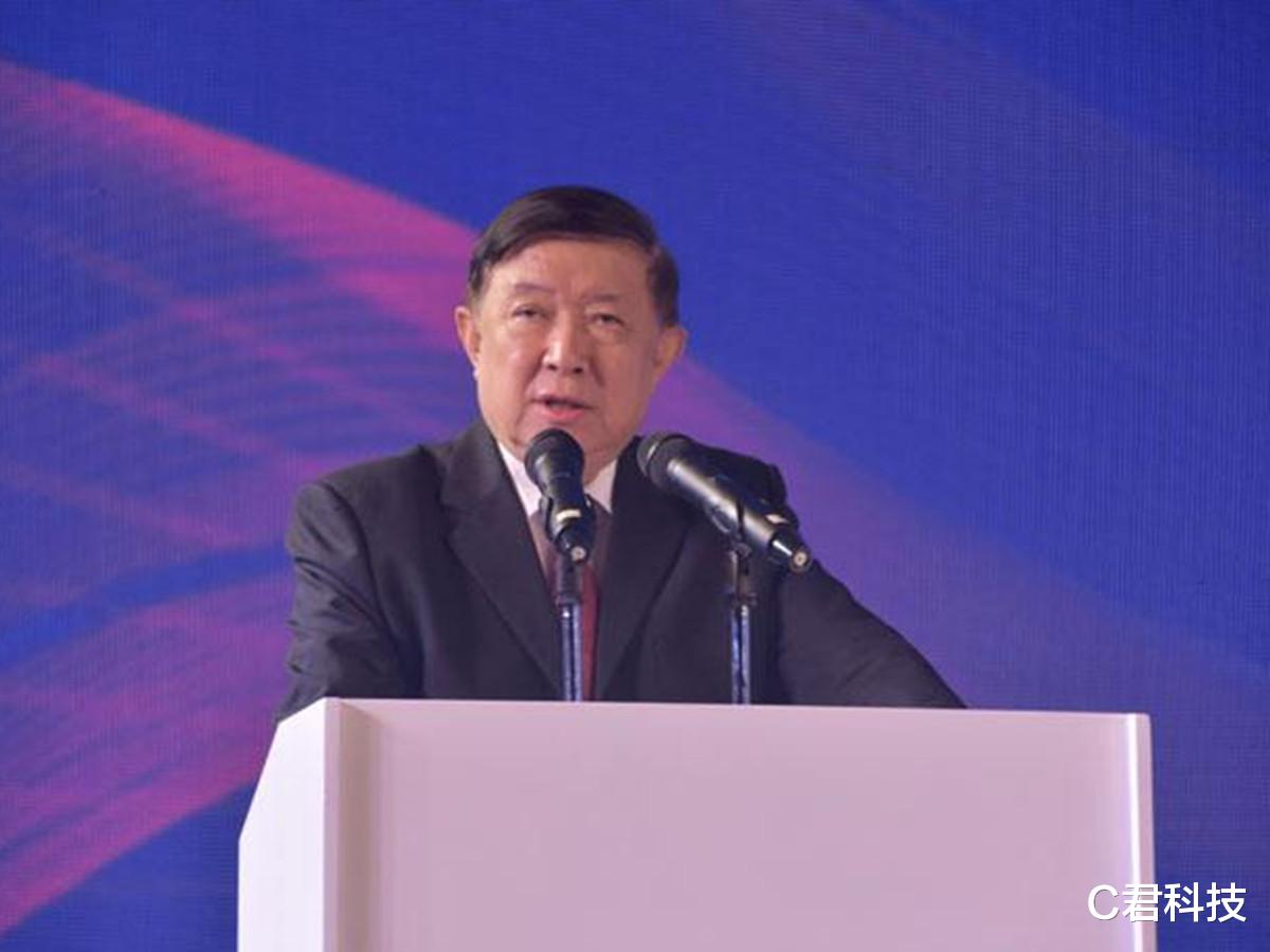 操作系统|“遮羞布”再次被揭开，一则新消息传来，外媒：华为做对了