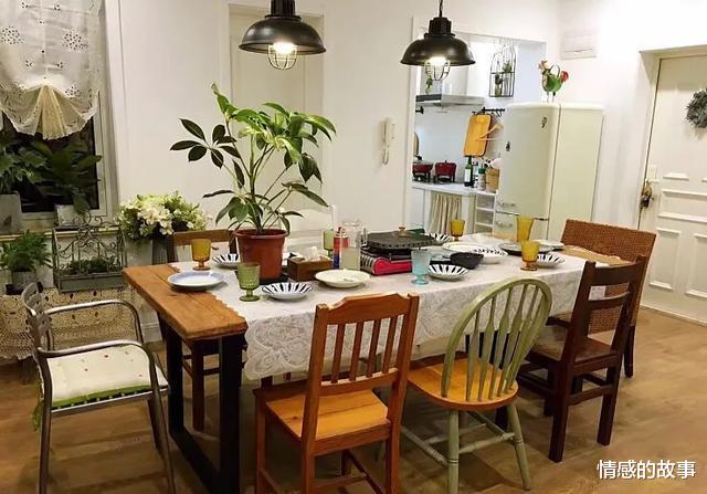 上海发现一位屋主的家,摆满二手旧家具,以绿植为伴,好美好治愈