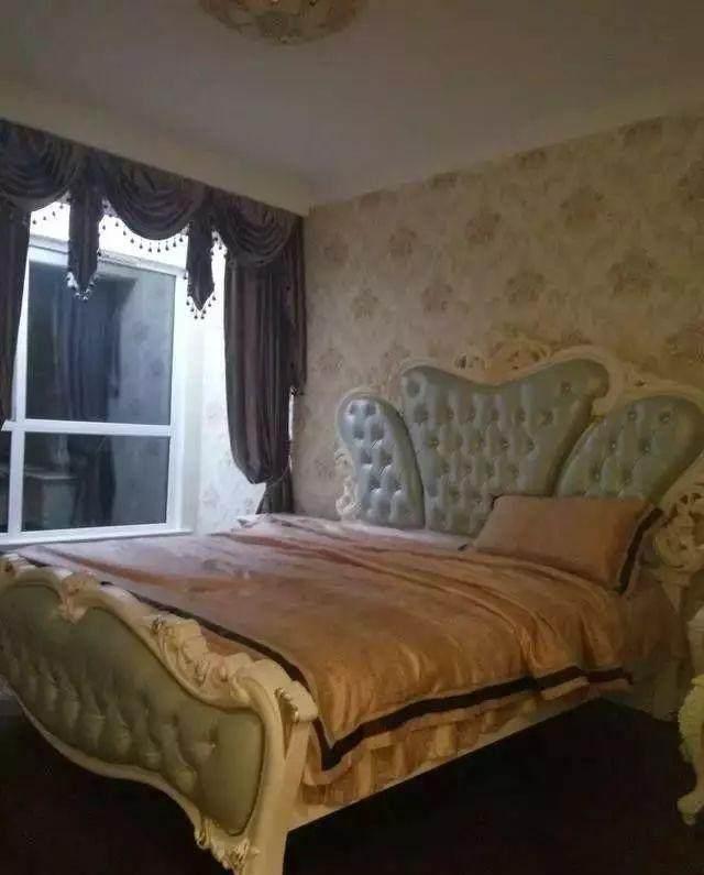 143㎡美式三居，餐客厅调换位置做开放式，通透敞亮比样板间好看