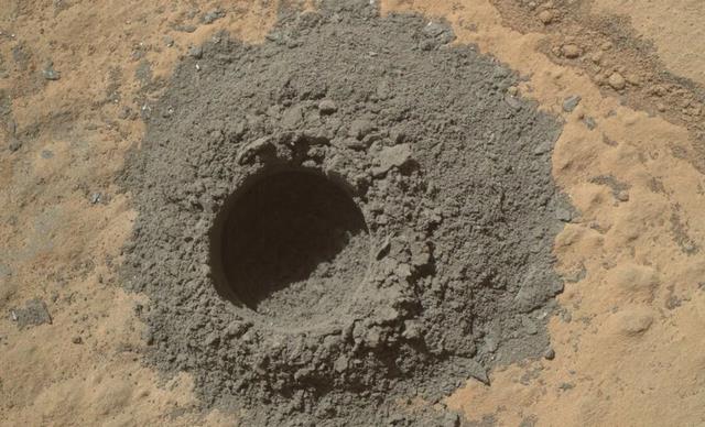 NASA在火星上钻了一个洞,洞还在,挖出来的东西却消失了