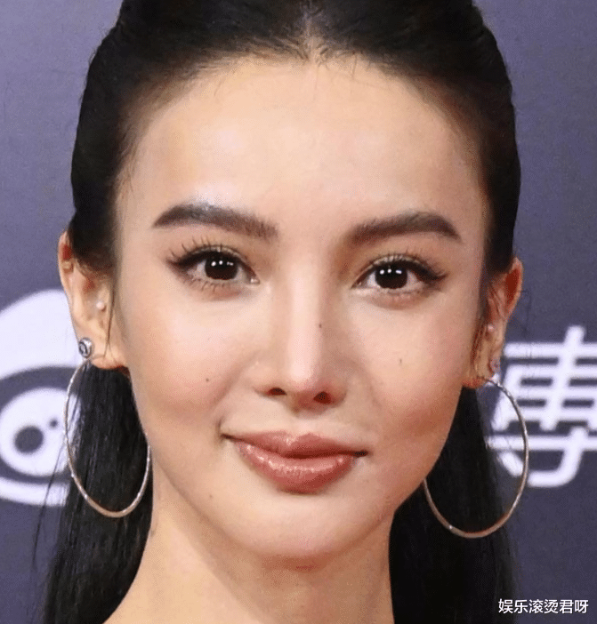 赵丽颖|微博视界大会红毯无美颜，金晨脸僵赵丽颖显老，46岁曾黎惊艳众人