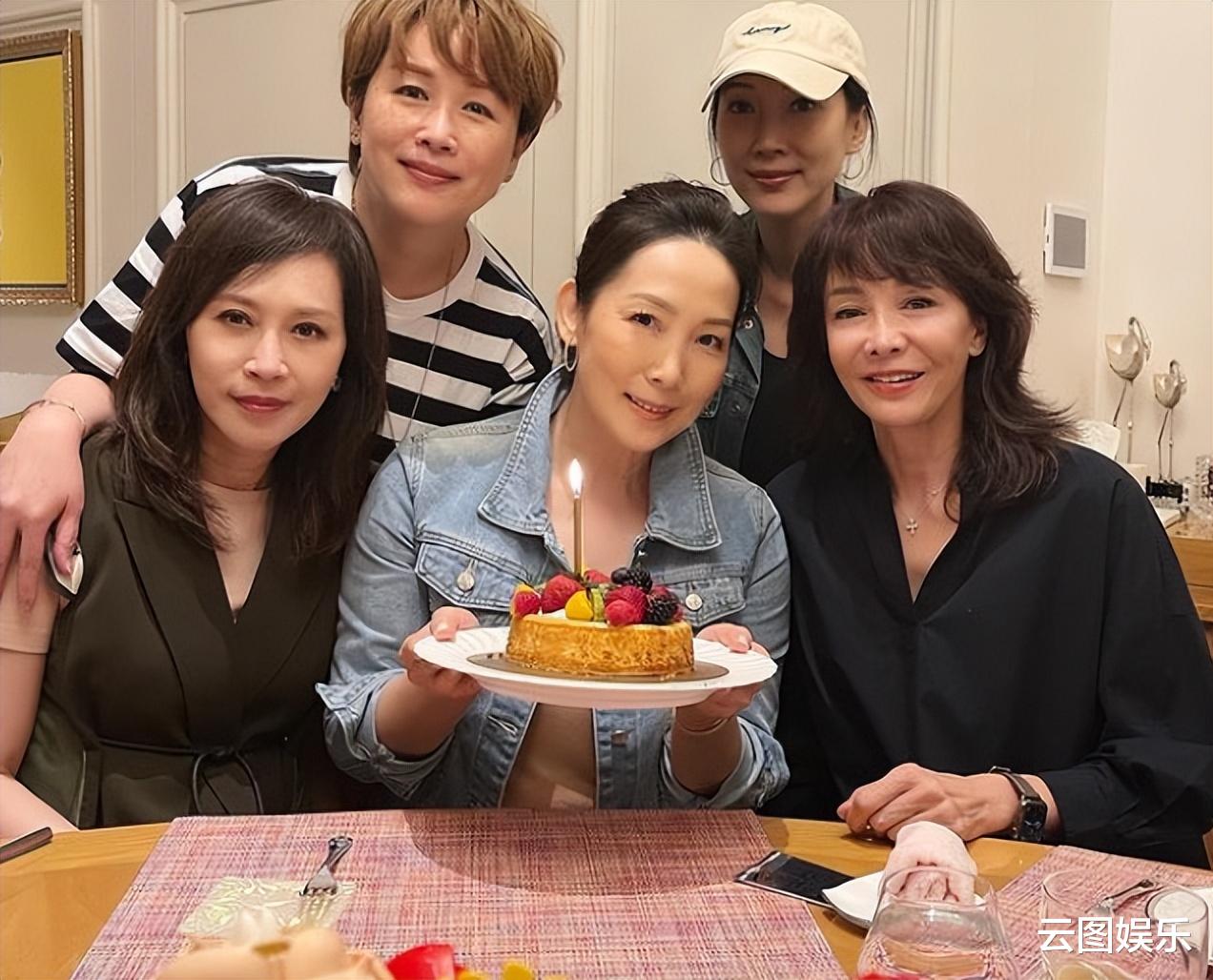 琅琊榜|郑裕玲晒聚会照为吴美珩庆生,对方嫁百亿富豪,儿女双全太幸福