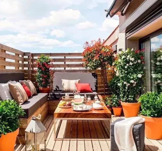 买房一定要有个露台,这样一装非常漂亮,让人天天看都不会腻!