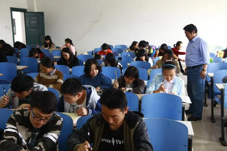 华中师范大学|华中师范大学辅导员骚扰女学生？聊天记录流出，男友的反应惹众怒
